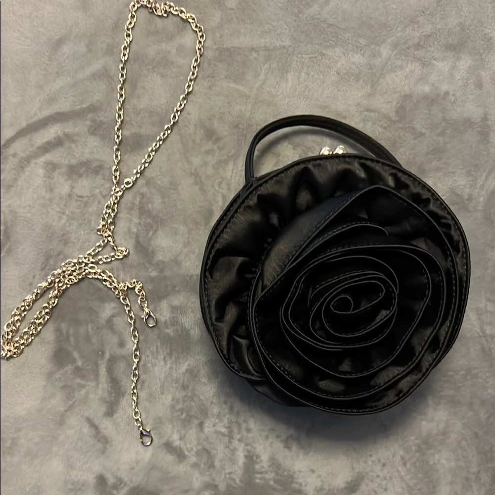 🔥Elegant Black Rose Wristlet Clutch Crossbody
